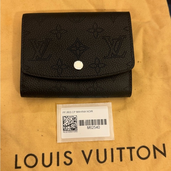 Louis Vuitton Handbags - Louis Vuitton Black Wallet